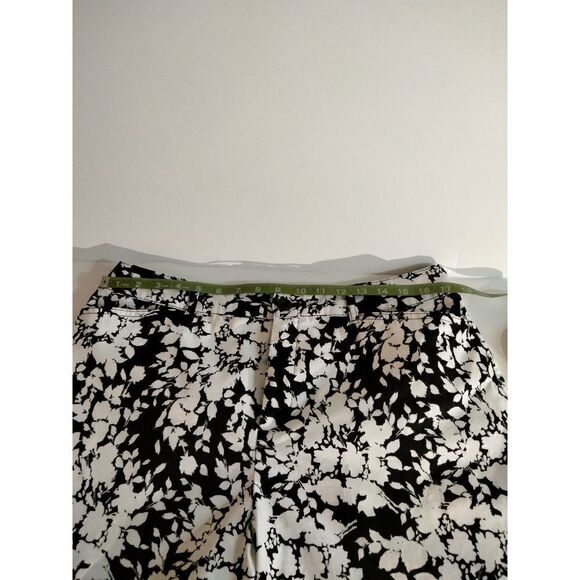 Croft & Barrow Plus Size Women's Capris - Picture 7 of 10